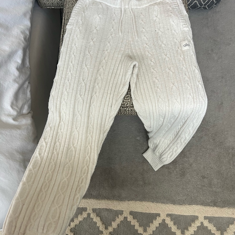 ALO Yoga Women's Cream Cable Knit Pants
